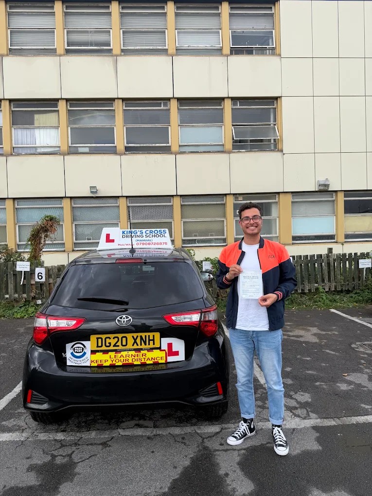 Pupil with a pass certificate